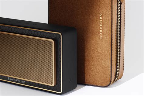 Bowers & Wilkins, Burberry Team Up For T7 Gold Edition